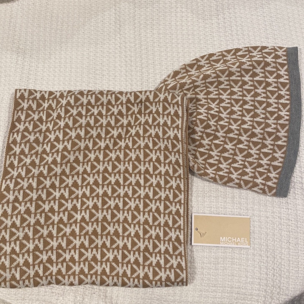 Michael Kors Hat & Scarf Set - Picture 2 of 4